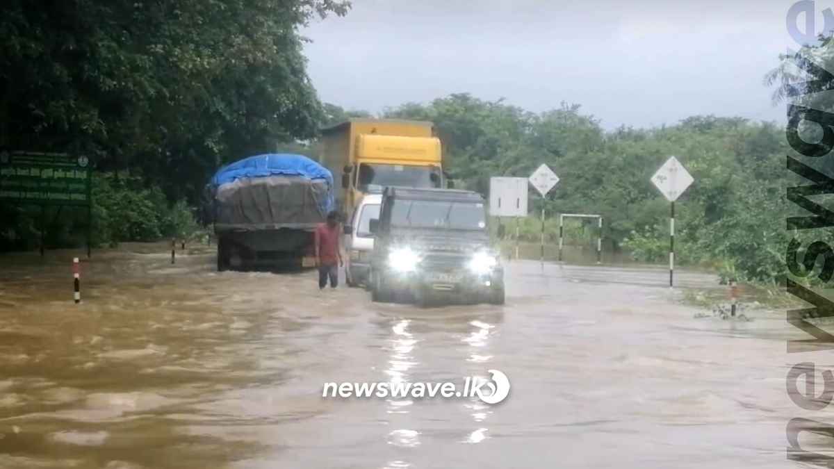 The Batticaloa-Colombo Road is Completely Closed from Gallalla ...